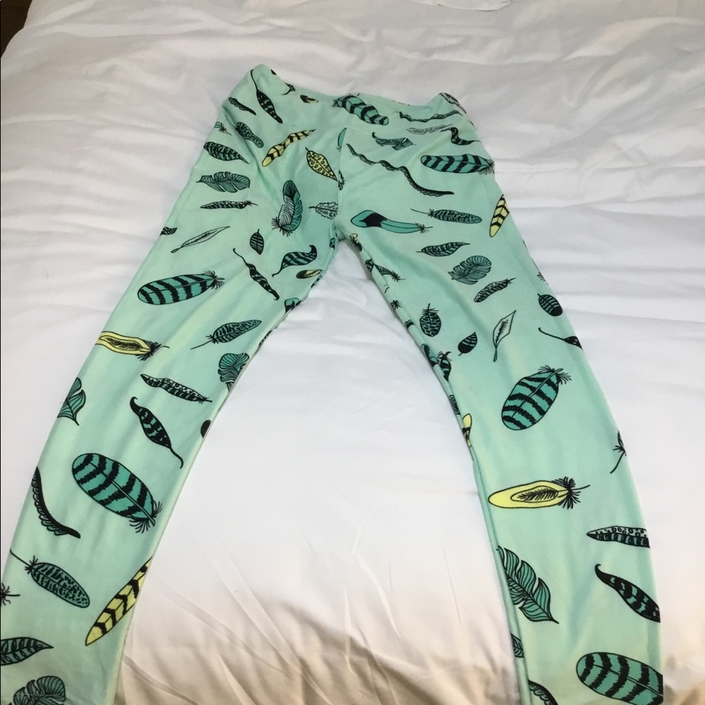 Lularoe OS Feather Leggings